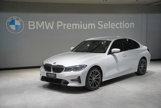 BMW 320i 2.0 16V TURBO GASOLINA SPORT AUTOMÁTICO BMW 320i 2.0 16V TURBO GASOLINA SPORT AUTOMÁTICO